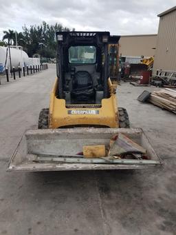 2011 CATERPILLAR SKID-STEER LOADER