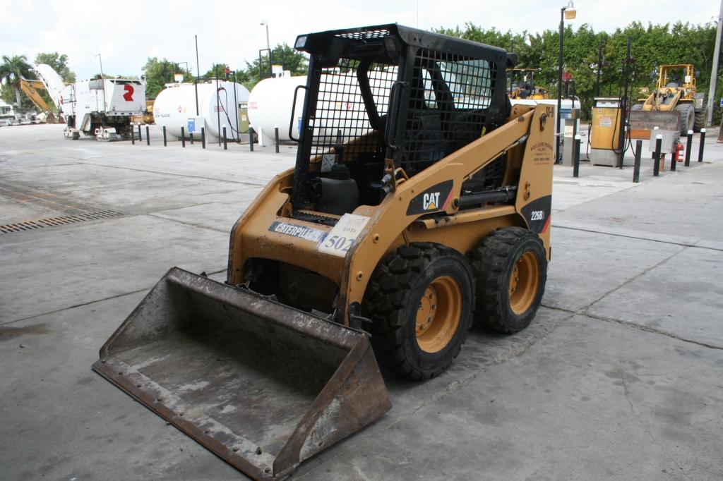 2011 CATERPILLAR SKID-STEER LOADER