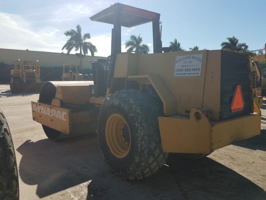 1992 DYNAPAC VIBRATORY ROLLER