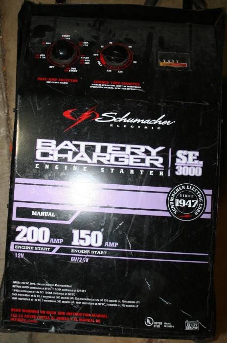 SCHUMACHER ELECTRIC BATTERY CHARGER
