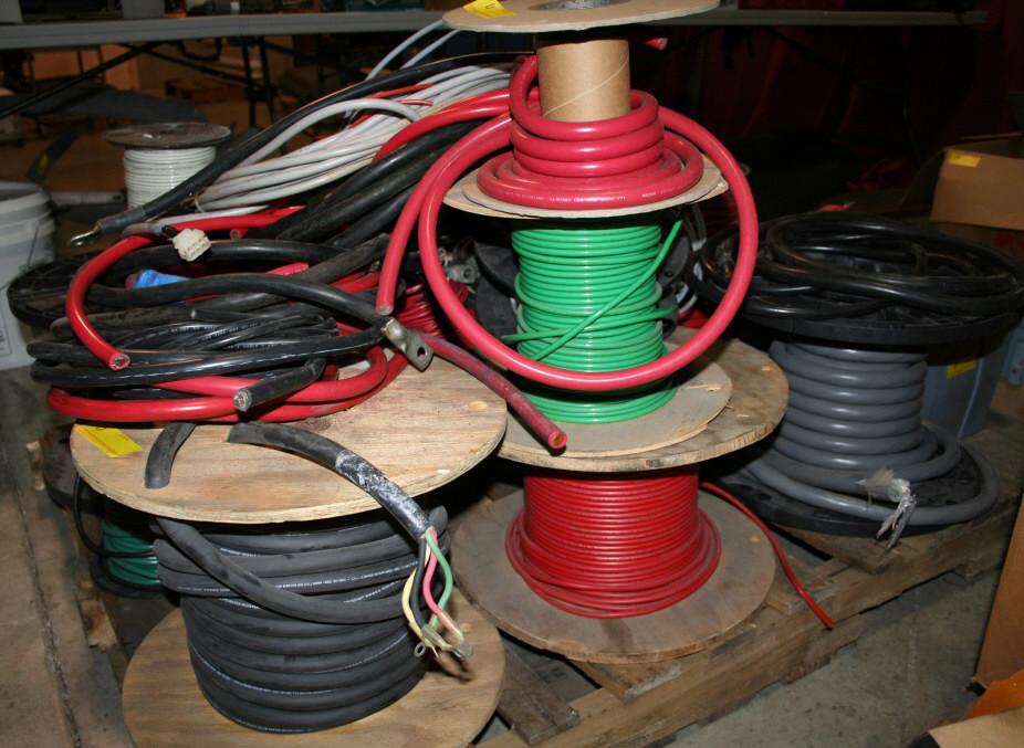 LARGE LOT CONSISTING OF WIRE & ELECTRICAL CABLE