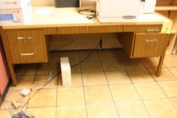 LOT CONSISTING OF OFFICE FURNITURE INCLUDING