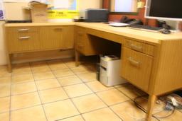 LOT CONSISTING OF OFFICE FURNITURE INCLUDING