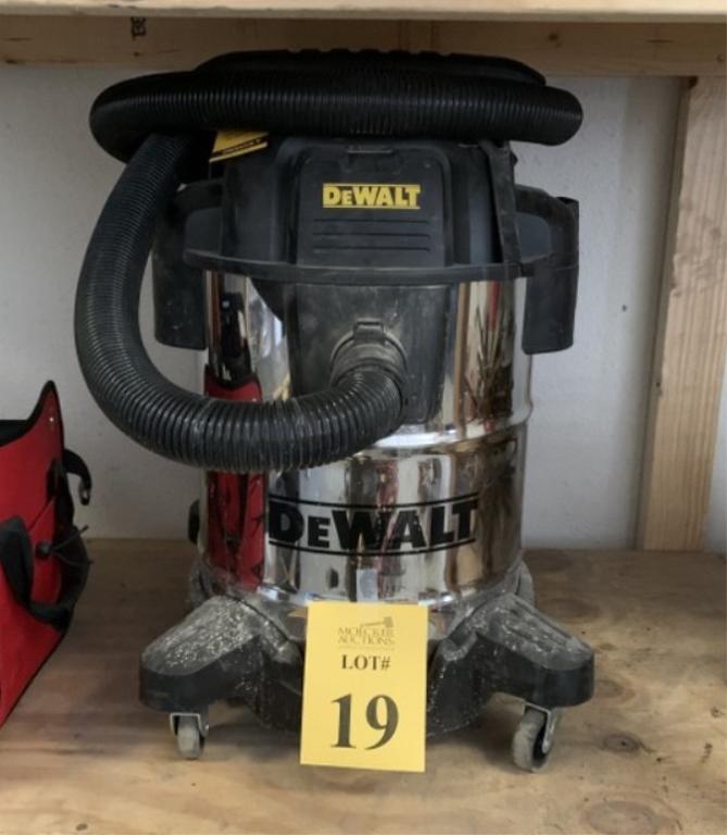 DEWALT DXV10S 10 GALLON STAINLESS STEEL