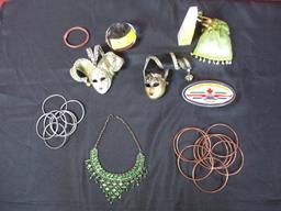 LOT CONSISTING OF COSTUME JEWELRY