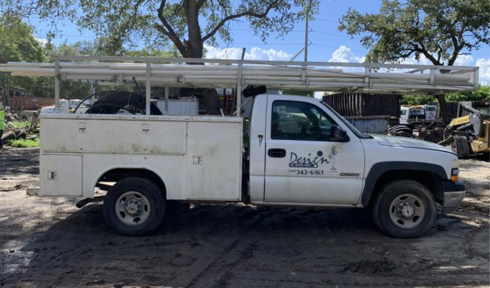 2001 CHEVROLET SILVERADO 2500 REGULAR CAB PICKUP TRUCK WITH UTILITY BED