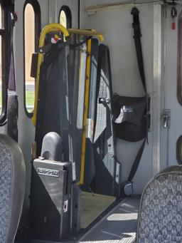 2007 CHEVY/GLAVAL C4500 CUTAWAY VAN (#440)