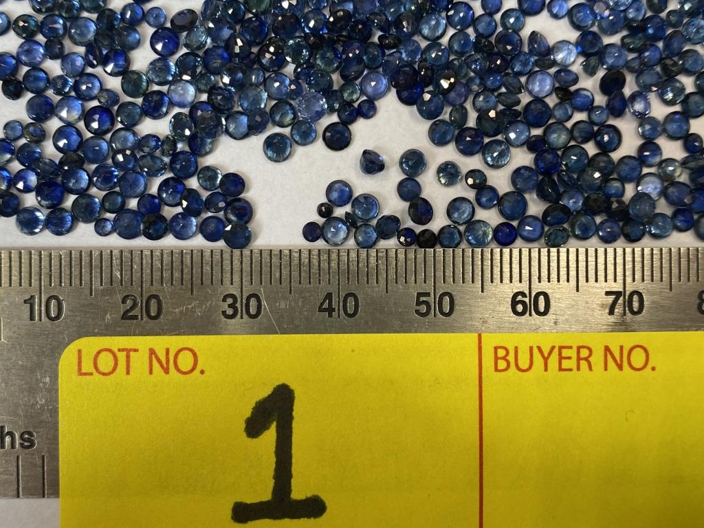 LOT CONSISTING OF LOOSE SAPPHIRES