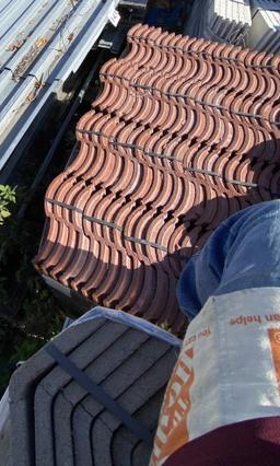 CONCRETE AND CLAY ROOF TILES