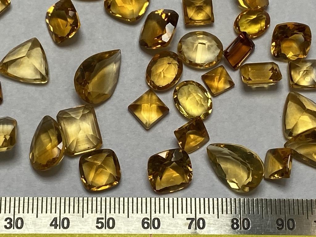 LOT CONSISTING OF LOOSE CITRINE