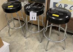 SWIVELING BAR STOOLS