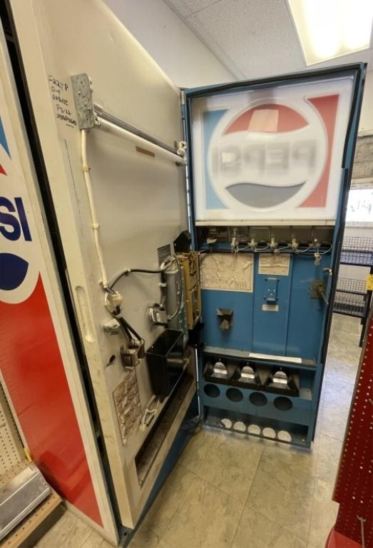 PEPSI MACHINE WITH 5 SLOTS, MODEL CVC-223