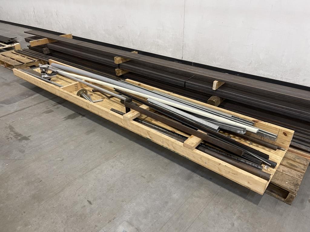 LOT CONSISTING OF: VARIOUS SIZE METAL TUBES AND PLATES