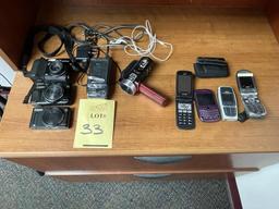 LOT CONSISTING OF ASSORTED DIGITAL CAMERAS