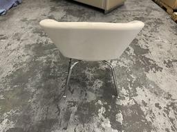 *NEW IN BOX* DAVIS: LL5655 MODERN STYLE SWIVEL CHAIR