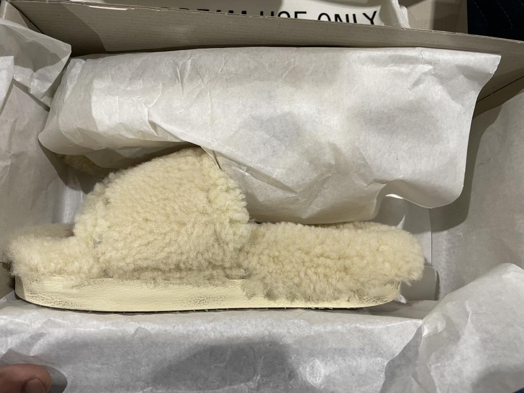 GOLDEN GOOSE SLIPPERS (NEW IN BOX)