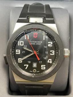 MEN'S VICTORINOX SWISS ARMY WATCH,