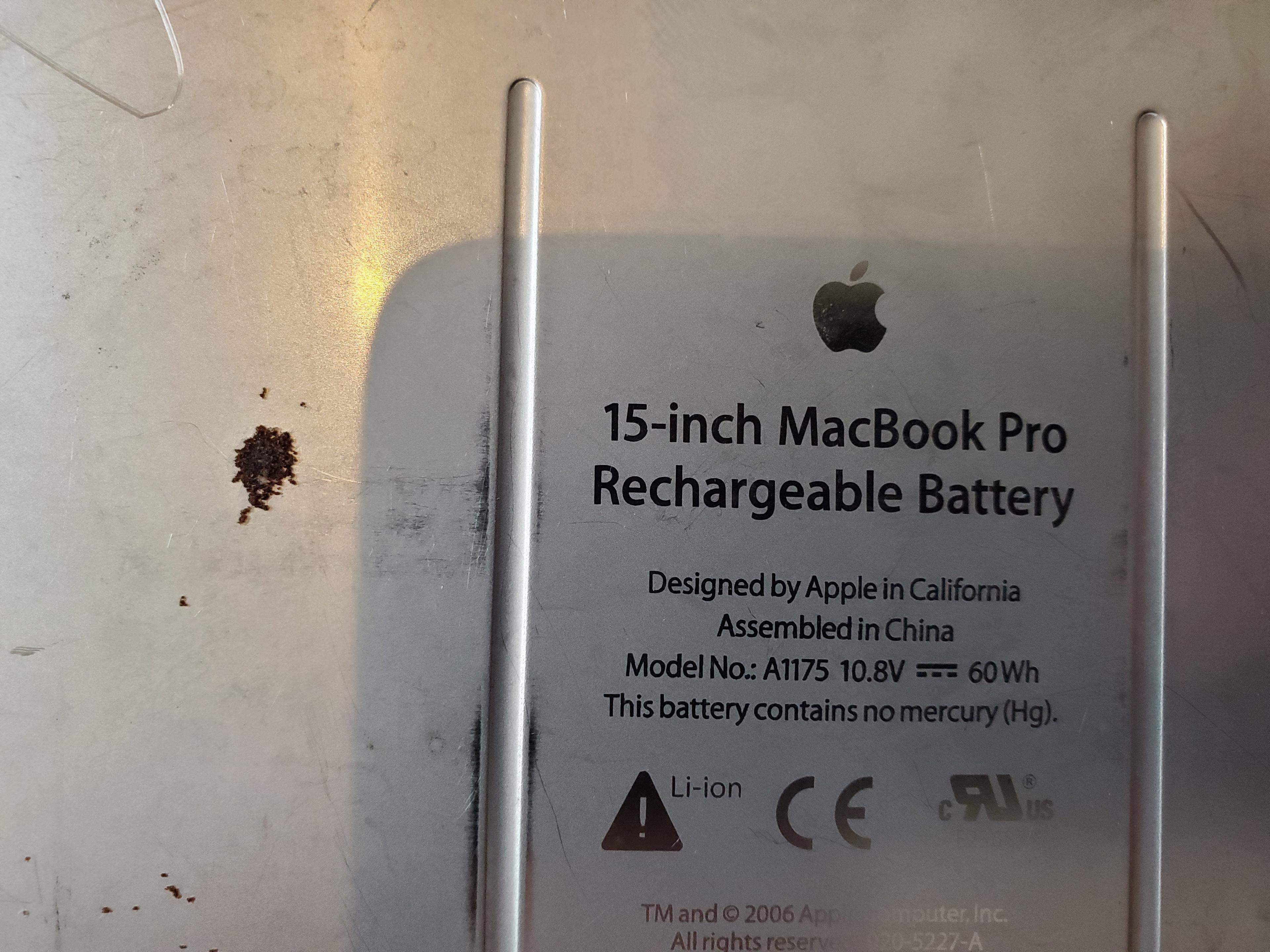 APPLE MACBOOK AND POWERBOOK BATTERIES