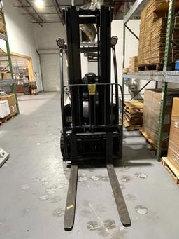 CROWN SC ELECTRIC SIT-DOWN FORK LIFT