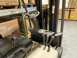 CROWN SC ELECTRIC SIT-DOWN FORK LIFT