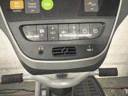 OCTANE FITNESS RECUMBENT ELLIPTICAL CROSS TRAINER