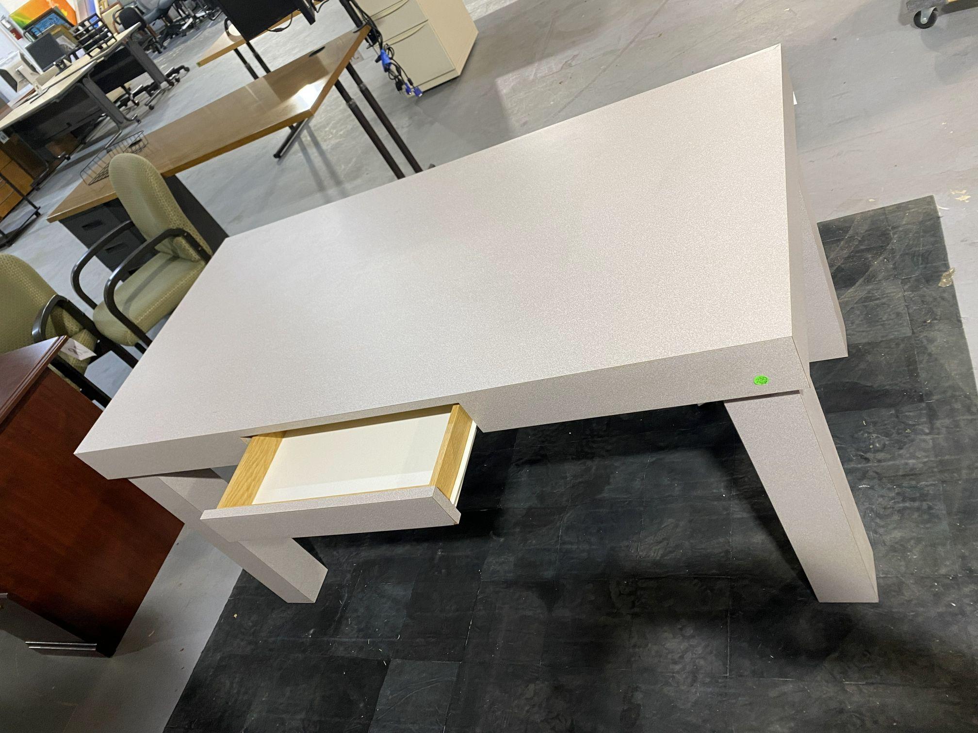 LAMINATE WORKSTATION DESK WAREHOUSE OR SHIPPING