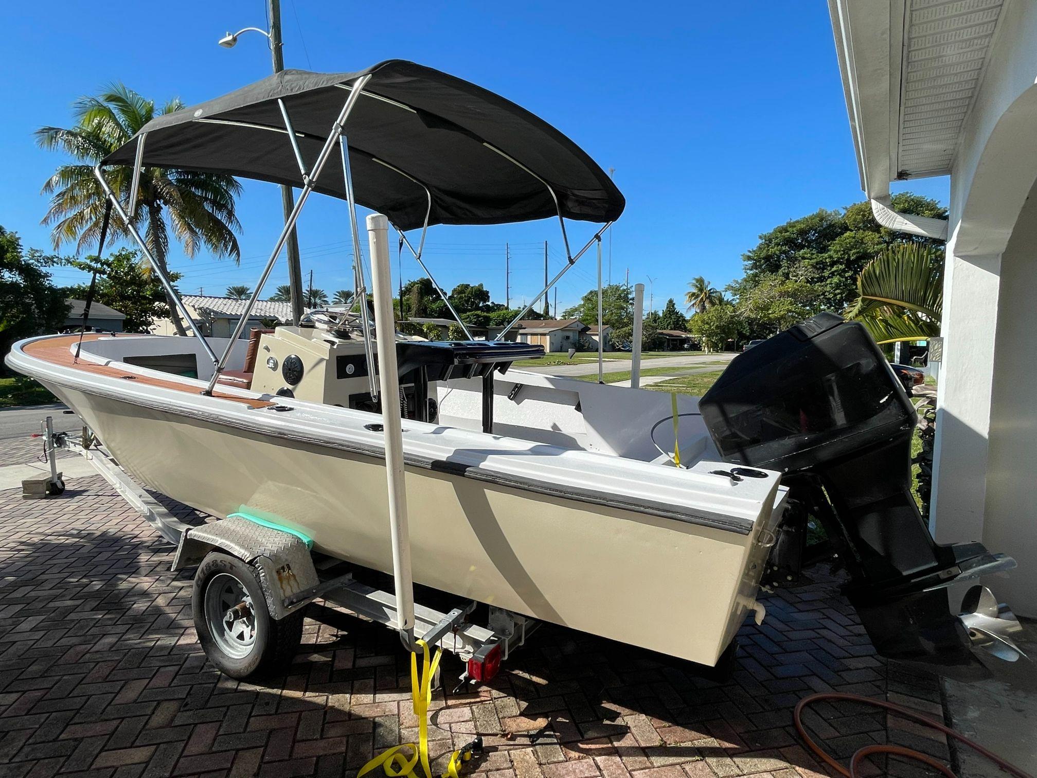 1976 MAKO 20' CENTER CONSOLE FISHING BOAT