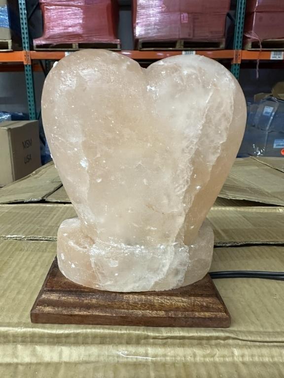 ZENNERY HIMALAYAN SALT LAMP HEART SHAPED (NEW) (YOUR BID X QTY = TOTAL $)