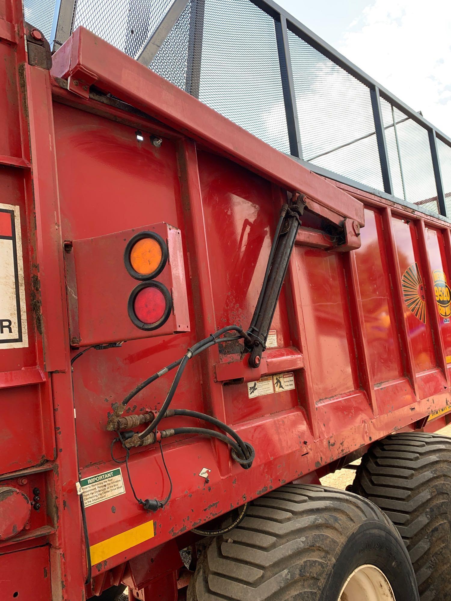 2016 Meyer 9520 20ft Manure Spreader