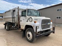 1995 Ford L8000 Feed Truck