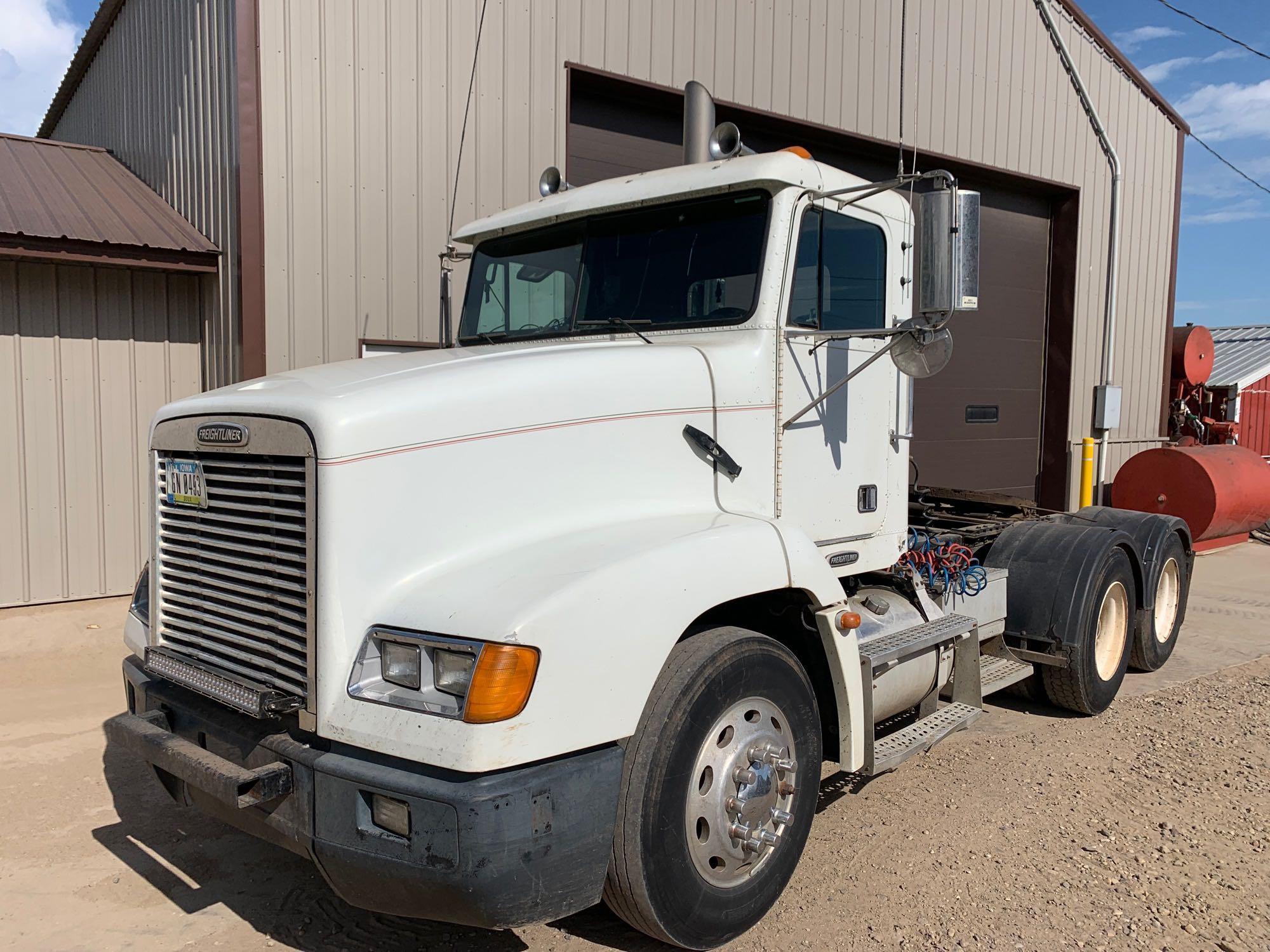 1998 Freightliner FLD112 Conventional Semi Tractor