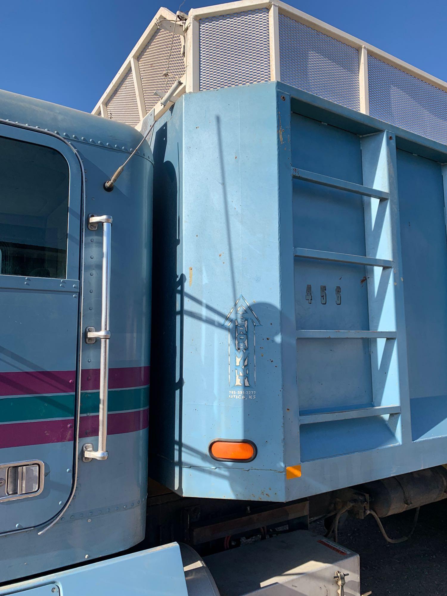 1991 Freightliner FLD120 Straight Truck