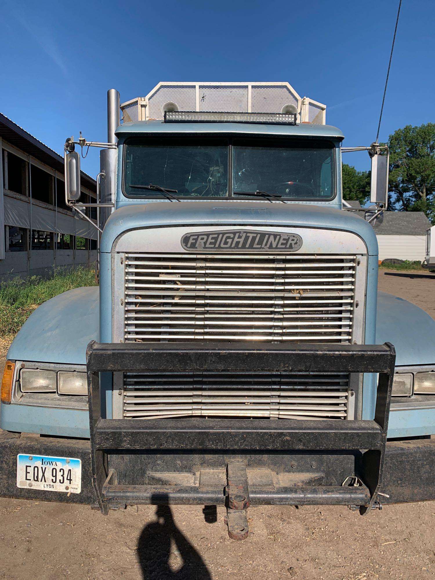 1991 Freightliner FLD120 Straight Truck