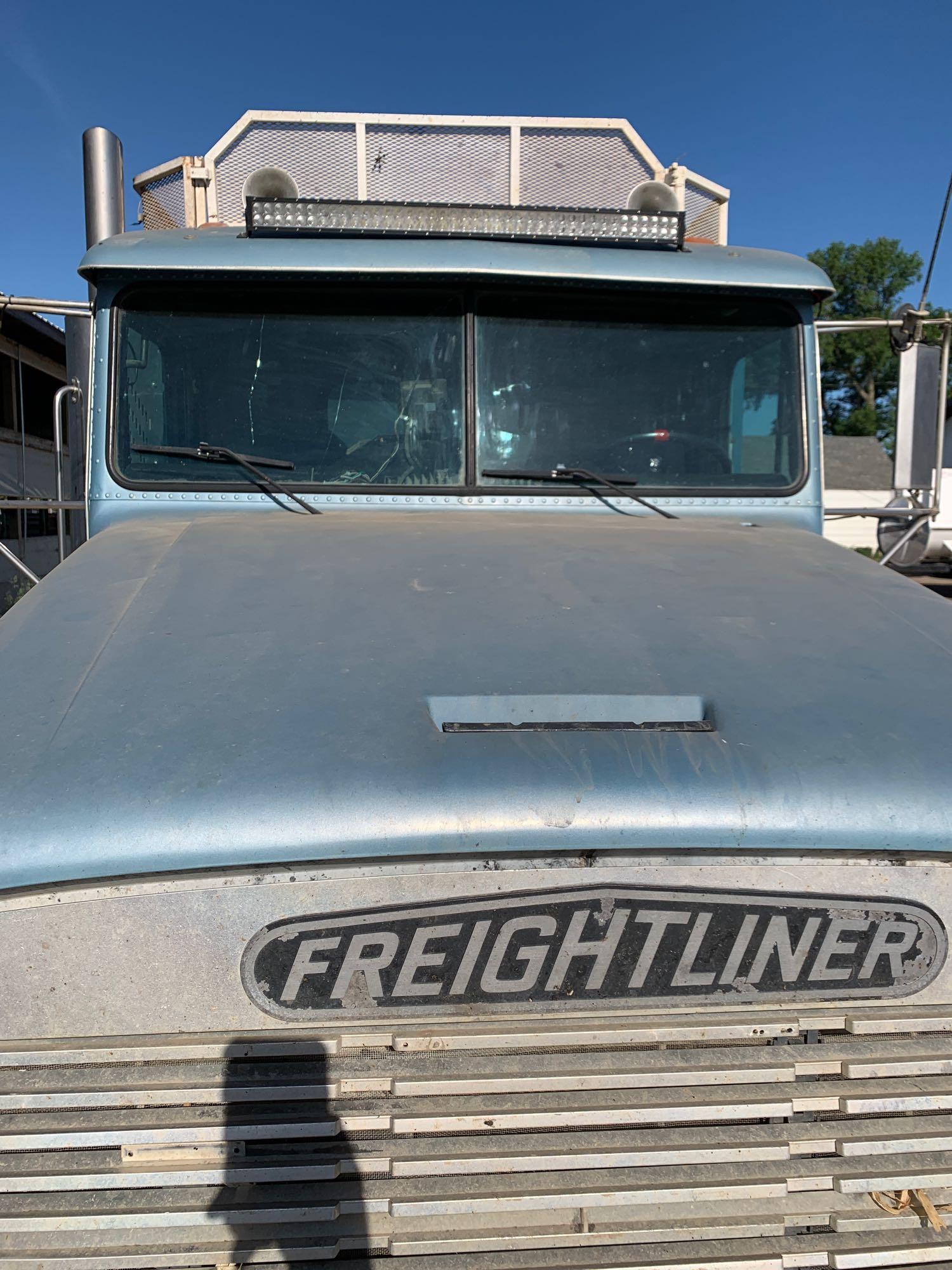 1991 Freightliner FLD120 Straight Truck
