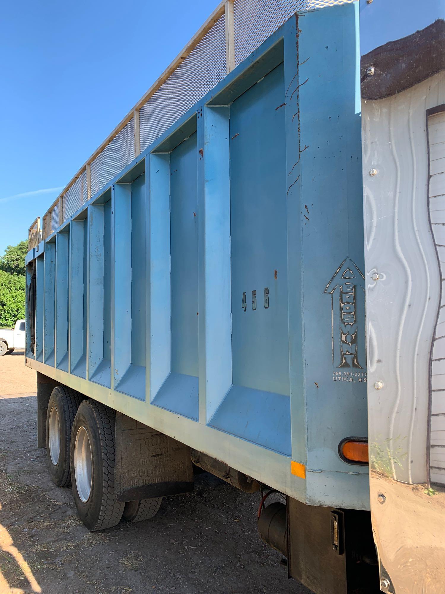 1991 Freightliner FLD120 Straight Truck