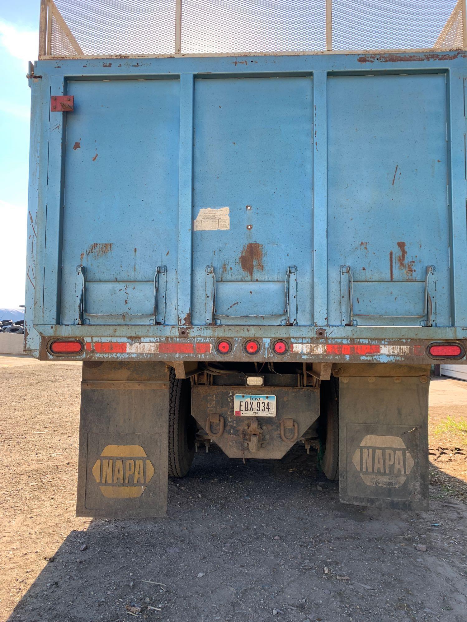 1991 Freightliner FLD120 Straight Truck