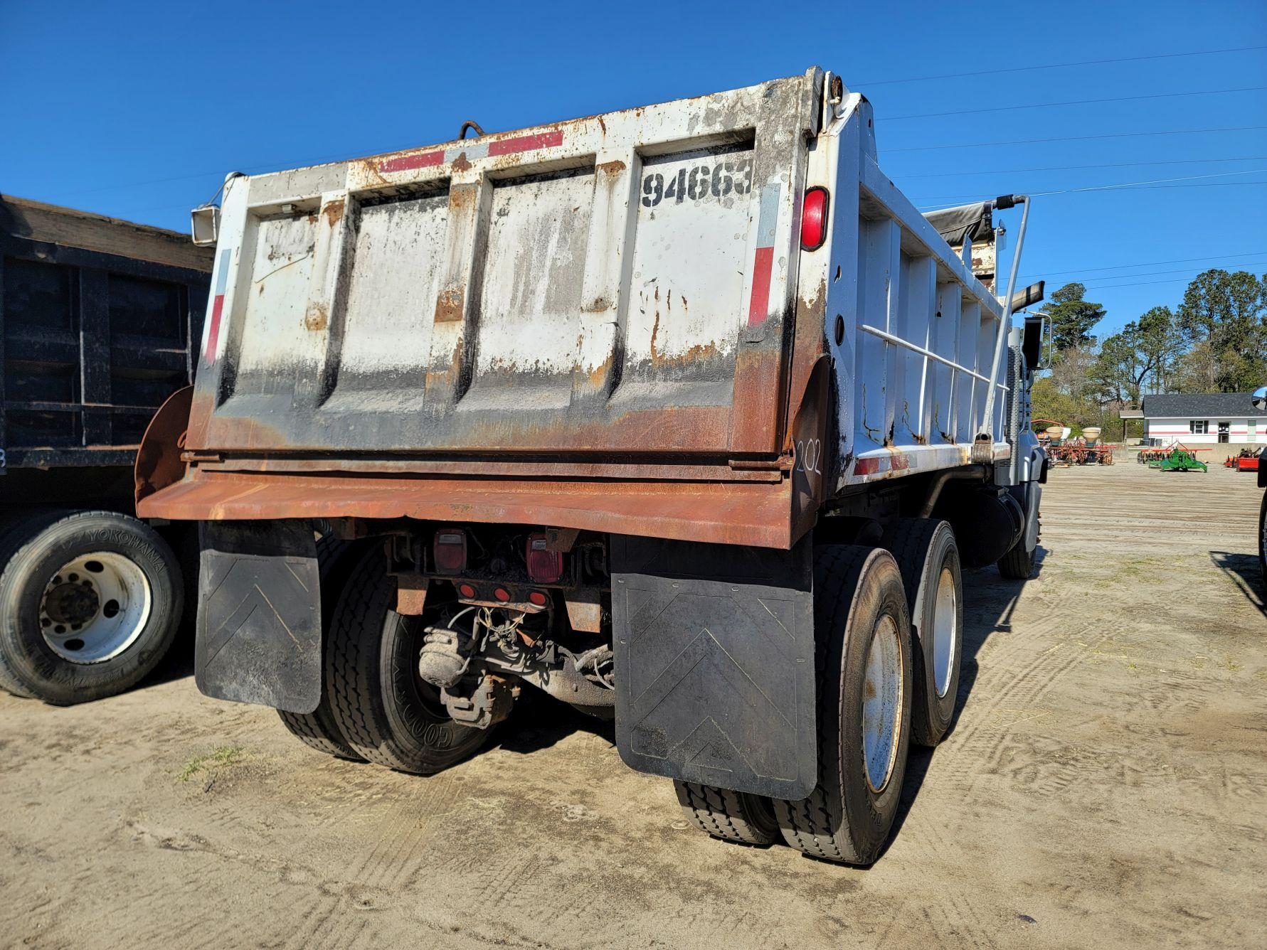 2003 MACK RD6905 T/A Dump Truck, Mack 300hp Diesel, Maxitorque 6spd high &