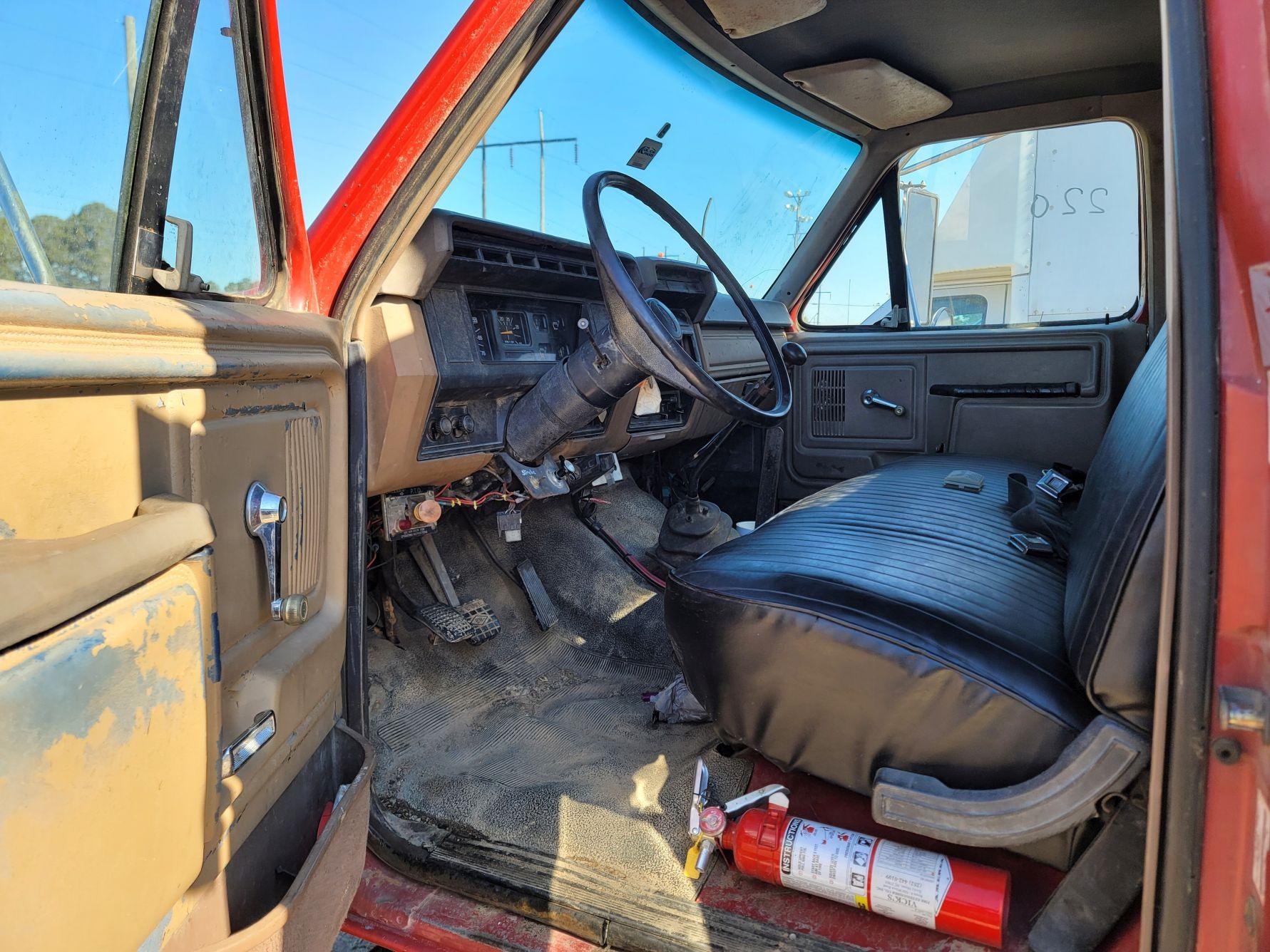 1996 FORD F SERIES Single Axle Dump Truck, Gas Engine, 6spd High & Low, Air