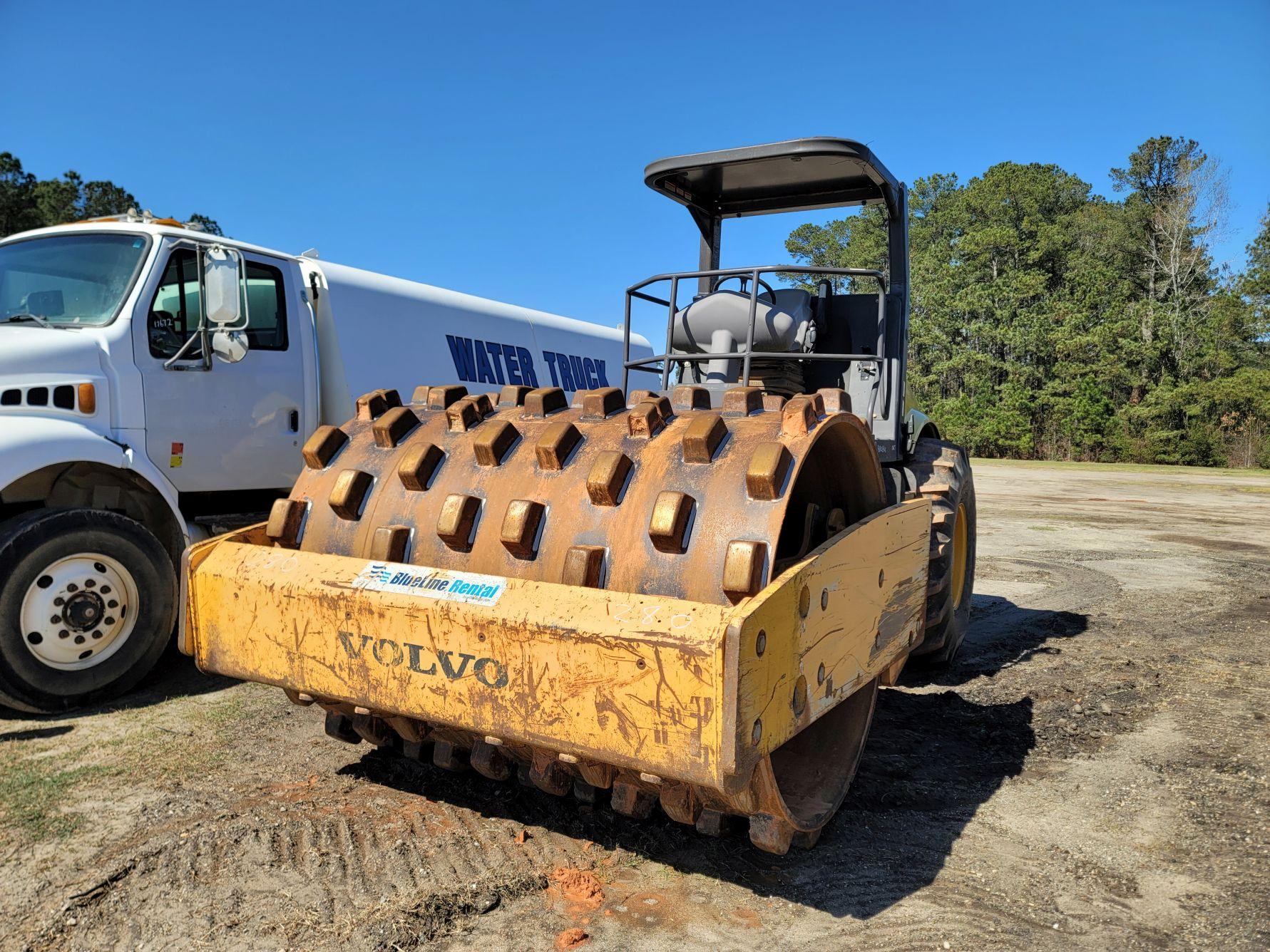 2014 VOLVO SD100D Padfoot Roller, Rops, Canopy, Cummins Engine, 1681hrs Sho