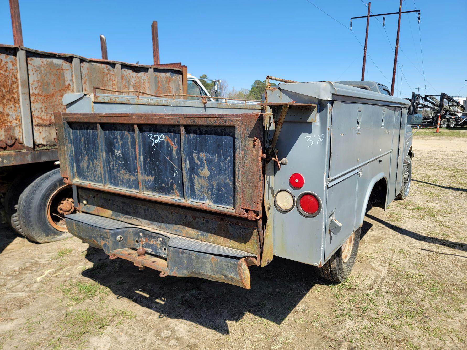 1988 FORD F250 Super Duty Service Pickup, 4x4, 5.8L gas engine, A/T *Non-Ru