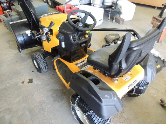 2016 Cub Cadet XT2 Enduro riding lawn mower with only 31 hours, 46 inch com