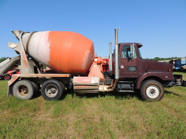 1992 White GMC 9 Yard Mixer Volvo Engine 9 speed transmission, tandem axle,