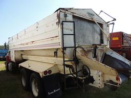 1976 Ford 9000 TK detroit diesel with 9 speed transmission, this truck burn