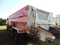 1978 Ford 880 gas truck, ford gas engine, auto transmission, 20 foot load m