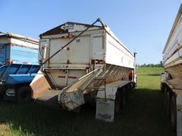 1982 International S1900 IH 466 with 13 speed transmission, 22 foot double