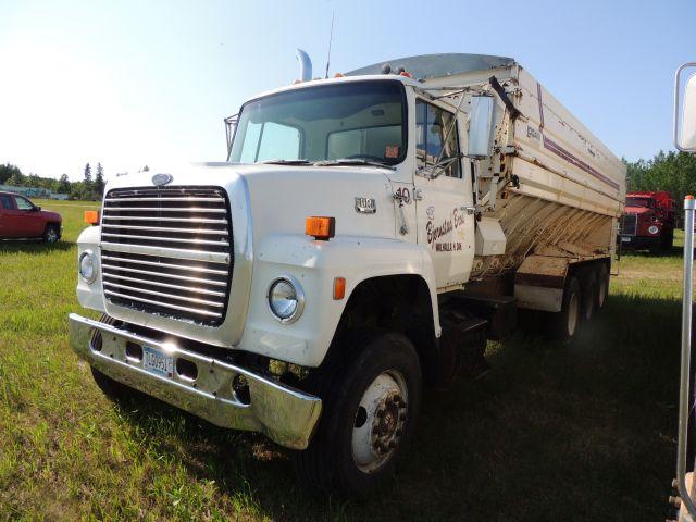 1984 Ford 9000 Detroit 671 6 cyl diesel with 10 speed transmission, 24 foot