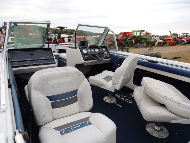 1994 Crestliner Sport Fish 17.5 Ft fishing boat with Console Volvo Penta mo