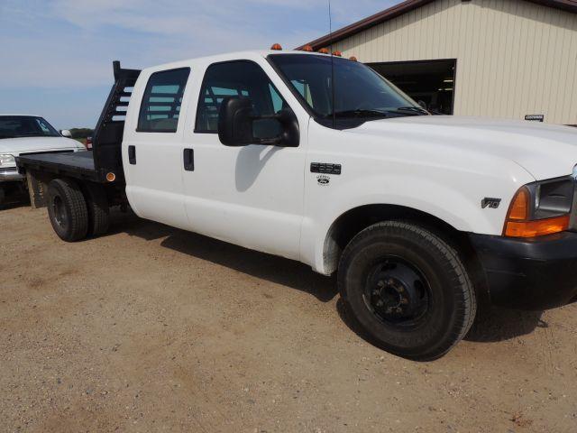 2000 Ford F350 XL super duty truck, 220,252 miles, gas engine, 2wd, 4 speed