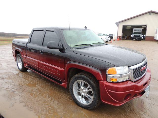 2006 GMC Sierra crew cab, 4 door, southern comfort conversion, 5.3L V8, 4WD