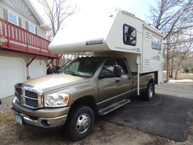 2009 Dodge Ram SLT, 3500 Truck, Cummings Diesel engine, 6.7 L, long box dua